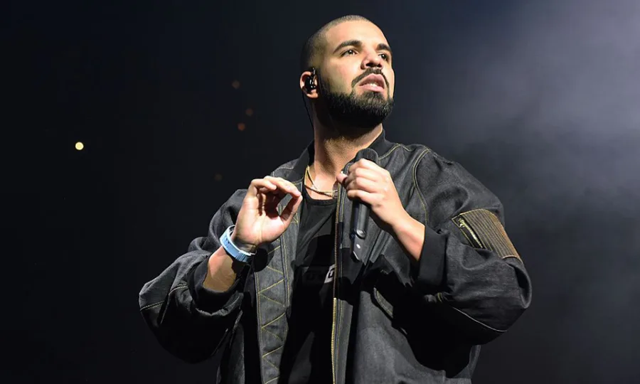 Drake αποκάλυψε ότι έχει ένα παιδί