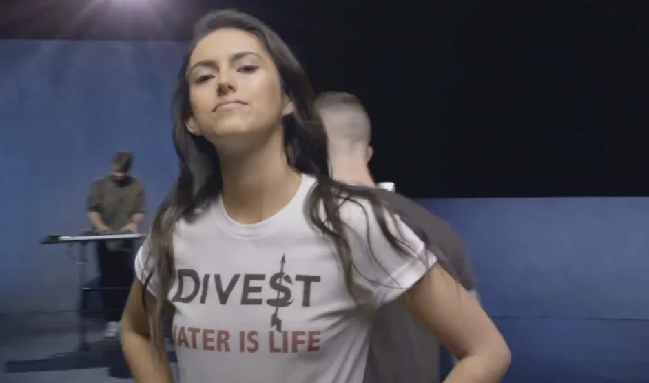 Πως βρέθηκαν τόσες γυναίκες στο videoclip του Girls Like You