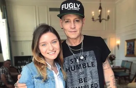 Johnny Depp φαίνεται πολύ αδύνατος και χλωμός
