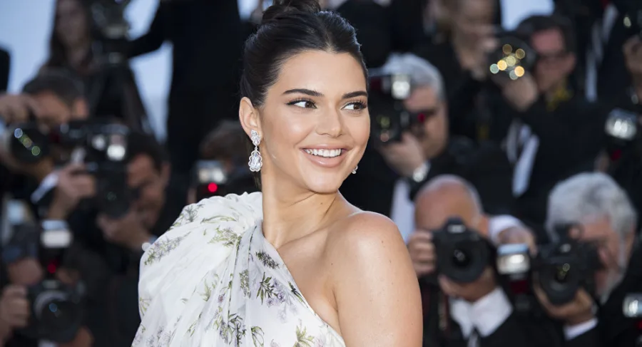 Η Kendall Jenner στο κόκκινο χαλί