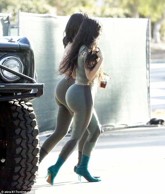 Kim Kardashian και η Kylie Jenner είναι σαν δίδυμες