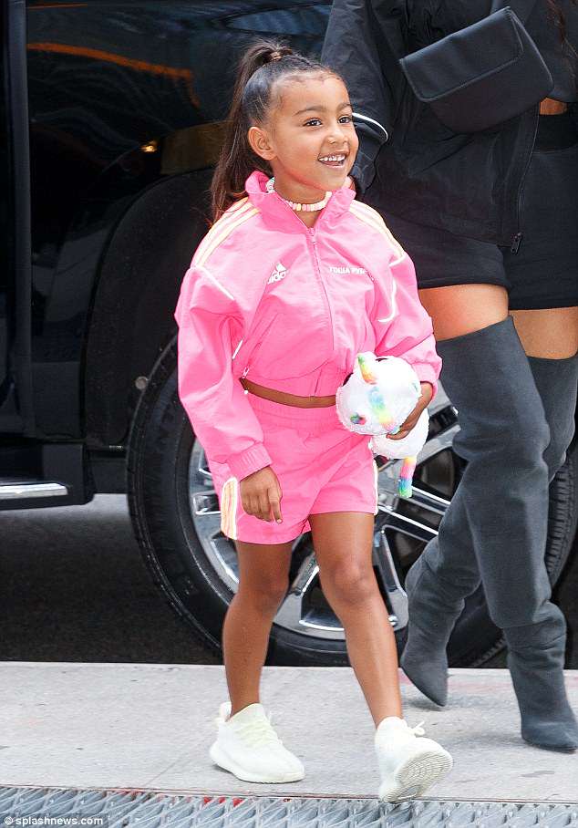 North West έγινε Ariana Grande