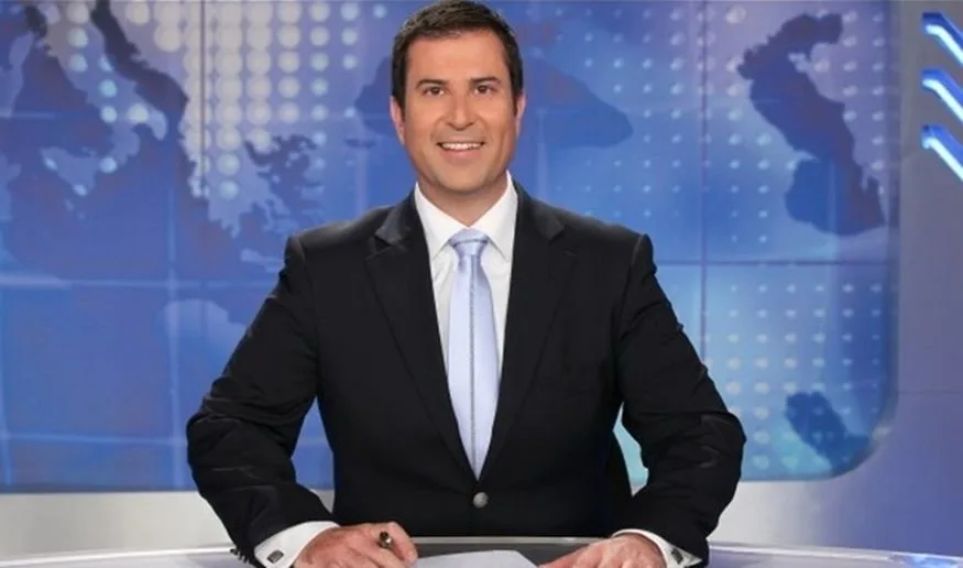 Παρουσιαστής ειδήσεων σε στούντιο