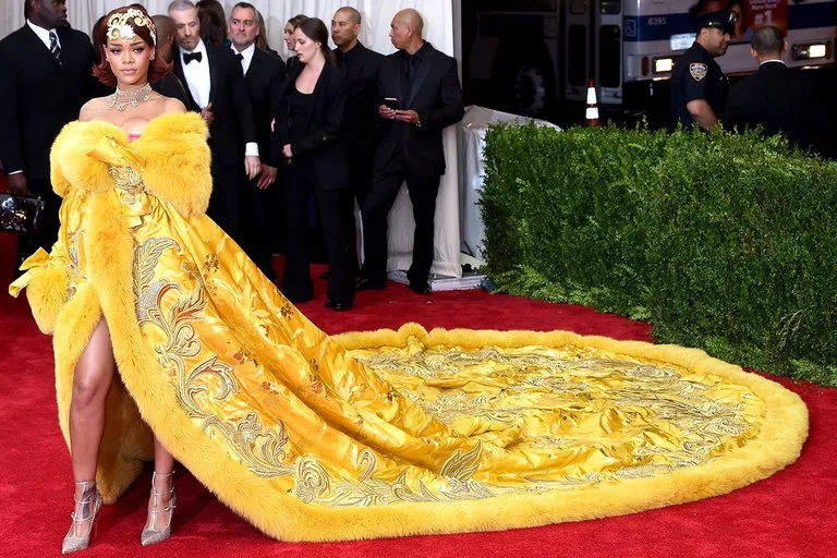 φόρεμα ομελέτα της Rihanna