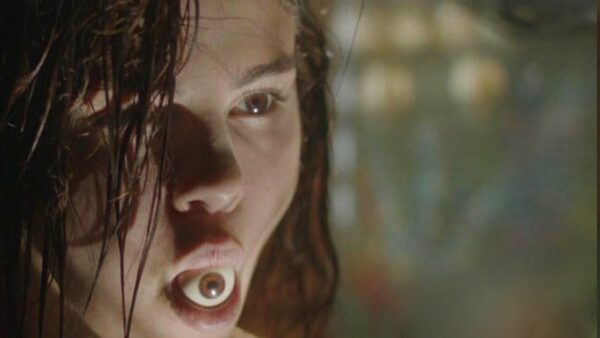Η Selena Gomez πρωταγωνιστεί σε μια ταινία τρόμου και πρέπει να τη δεις (αν δεν φοβάσαι)