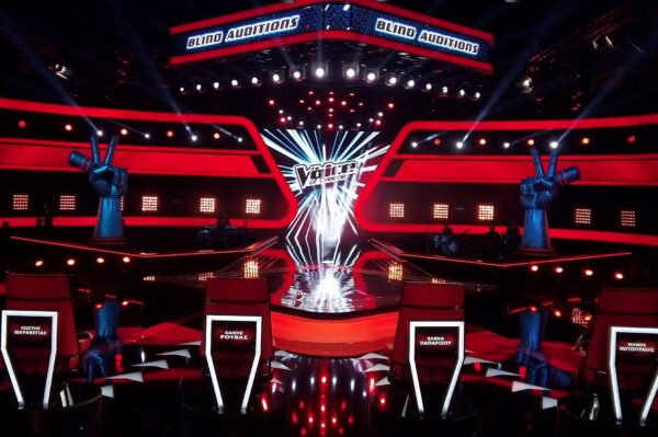 Το “The Voice” επιστρέφει! – Δείτε στο trailer ποιος θα είναι ο παρουσιαστής και ποιοι οι κριτές