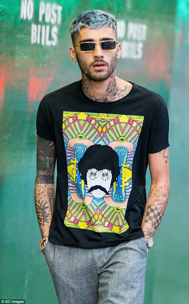 Zayn έβαψε τα μαλλιά του μπλε