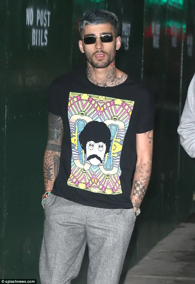 Zayn έβαψε τα μαλλιά του μπλε