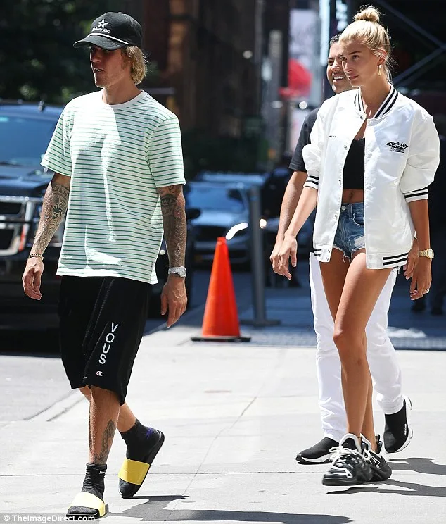 τι είπε η Hailey Baldwin για το μουστάκι του Justin