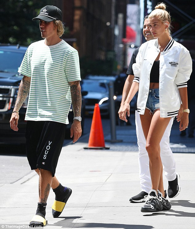 τι είπε η Hailey Baldwin για το μουστάκι του Justin