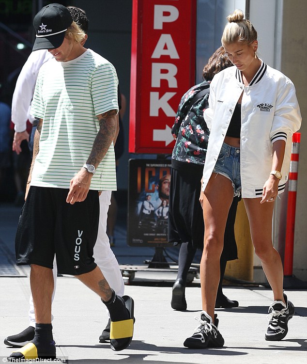 τι είπε η Hailey Baldwin για το μουστάκι του Justin