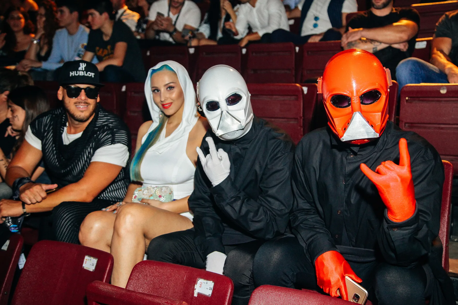 Καλλιτέχνες και θεατές στις κερκίδες των Mad Video Music Awards 2018.