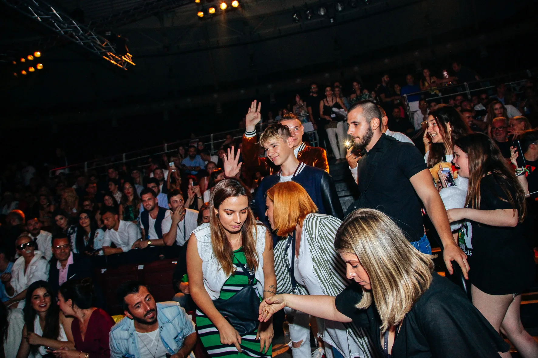 Καλλιτέχνες και κοινό στις κερκίδες των Mad Video Music Awards 2018.