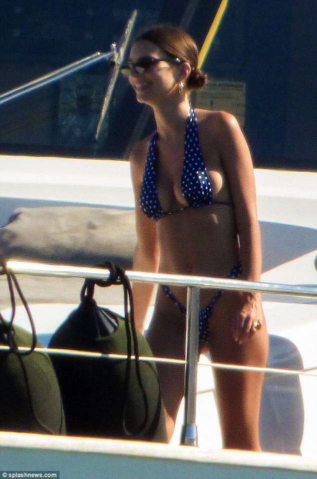Gigi Hadid και η Emily Ratajkowski