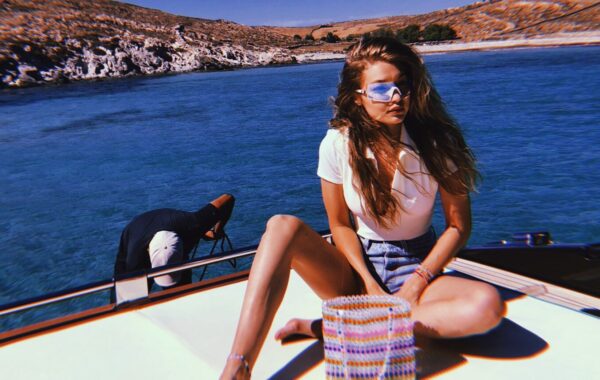 Η Gigi Hadid αποχαιρέτησε τη Μύκονο με ένα μήνυμα στα ελληνικά!