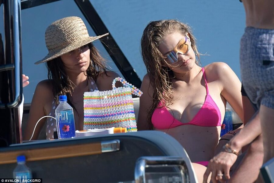 Gigi Hadid και η Emily Ratajkowski