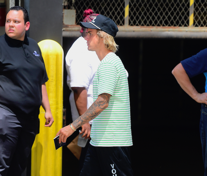 Justin Bieber έχει ακόμα το τατουάζ με τη Selena