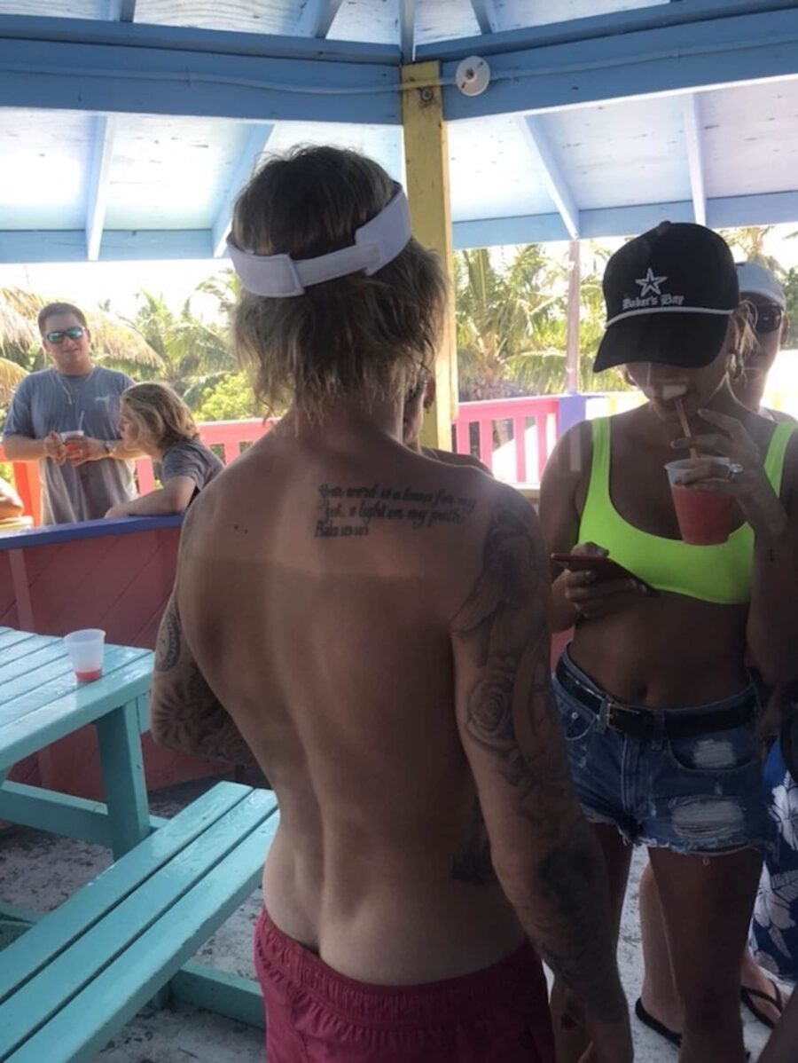 Justin Bieber και η Hailey Baldwin αρραβωνιάστηκαν