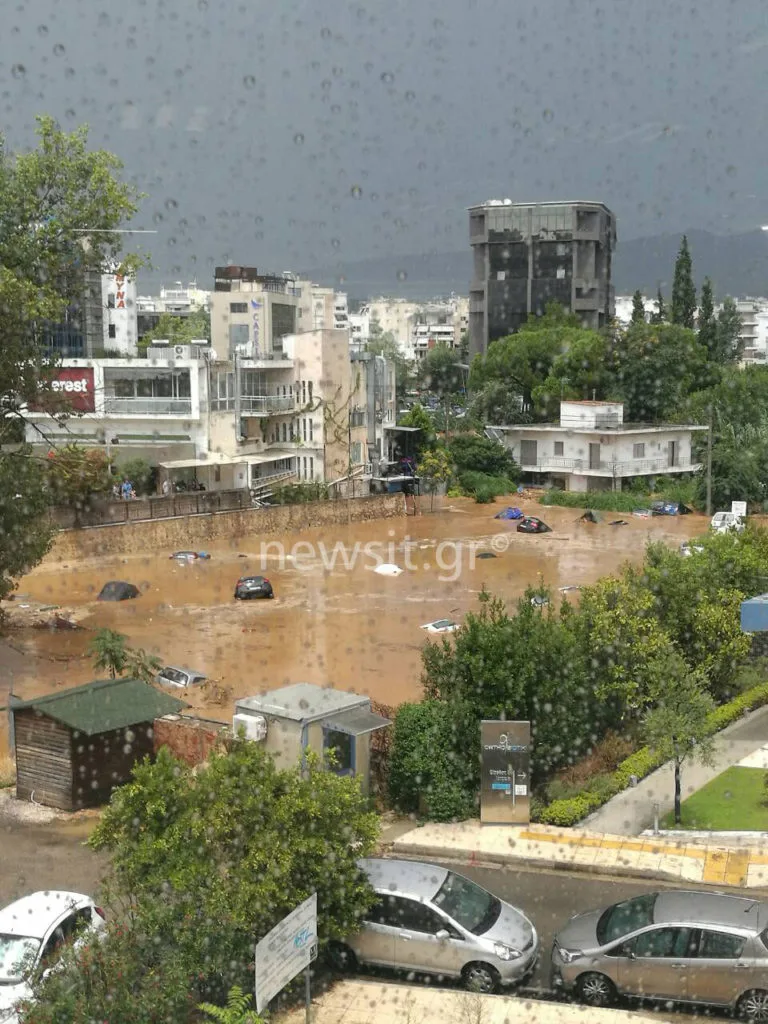 Πλημμύρισε το Μαρούσι