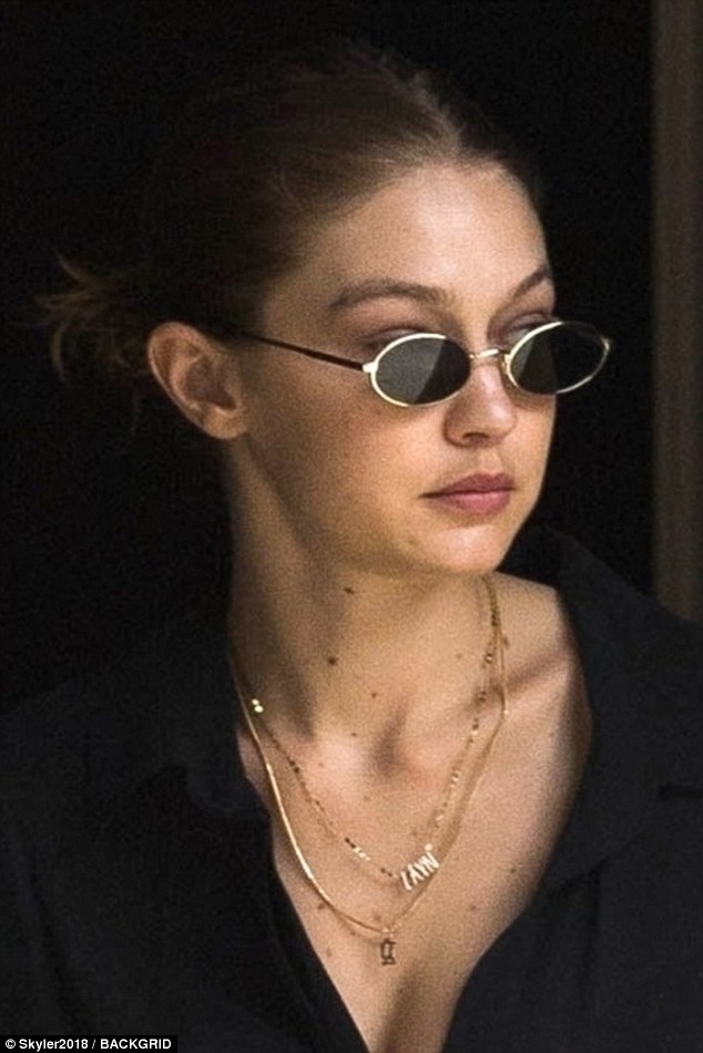 Gigi Hadid φόρεσε κολιέ με το όνομα του Zayn
