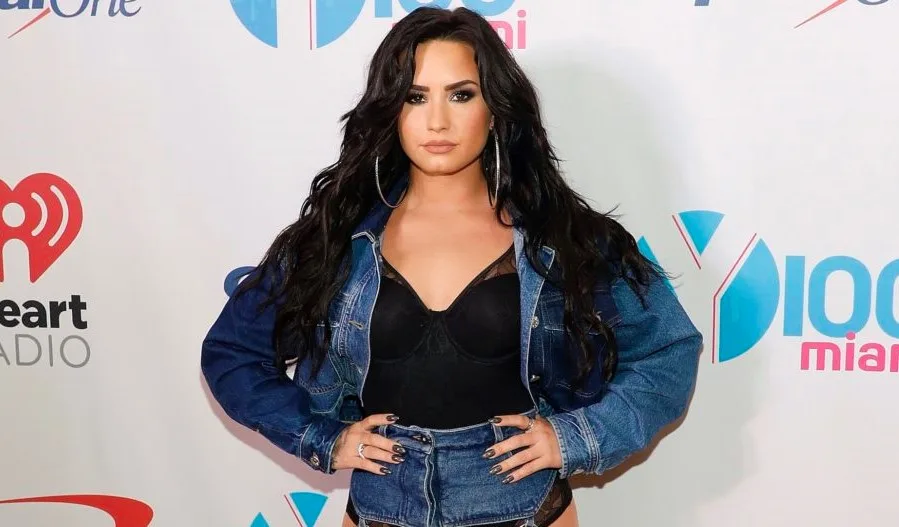 Demi Lovato πήρε εξιτήριο