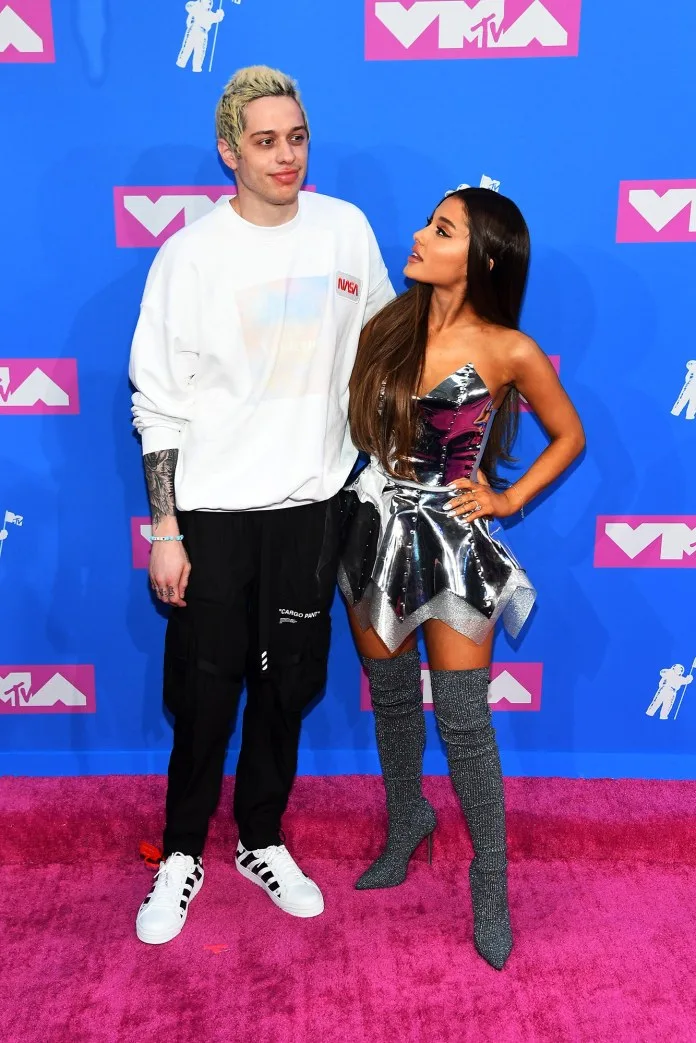 Η Ariana Grande και ο Pete Davidson στα MTV Video Music Awards 2018.