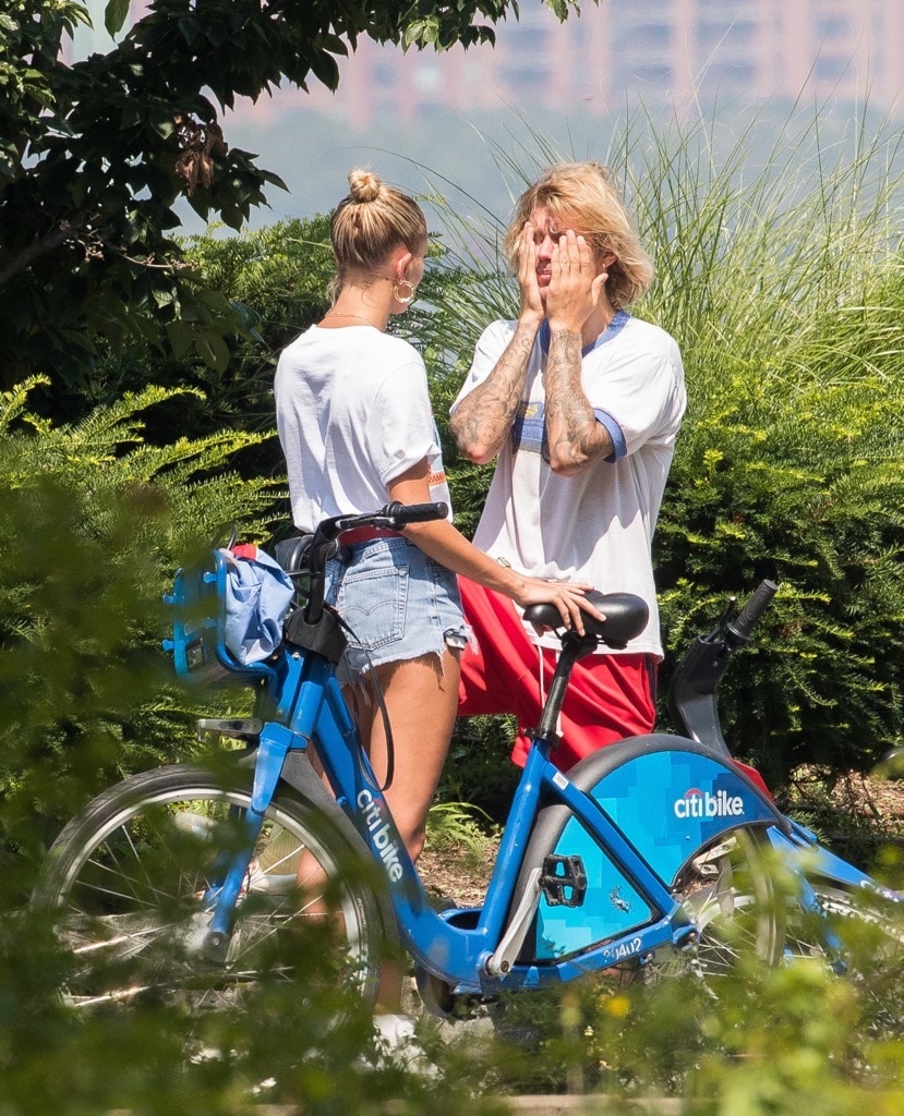 Justin Bieber έβαλε τα κλάματα στο δρόμο