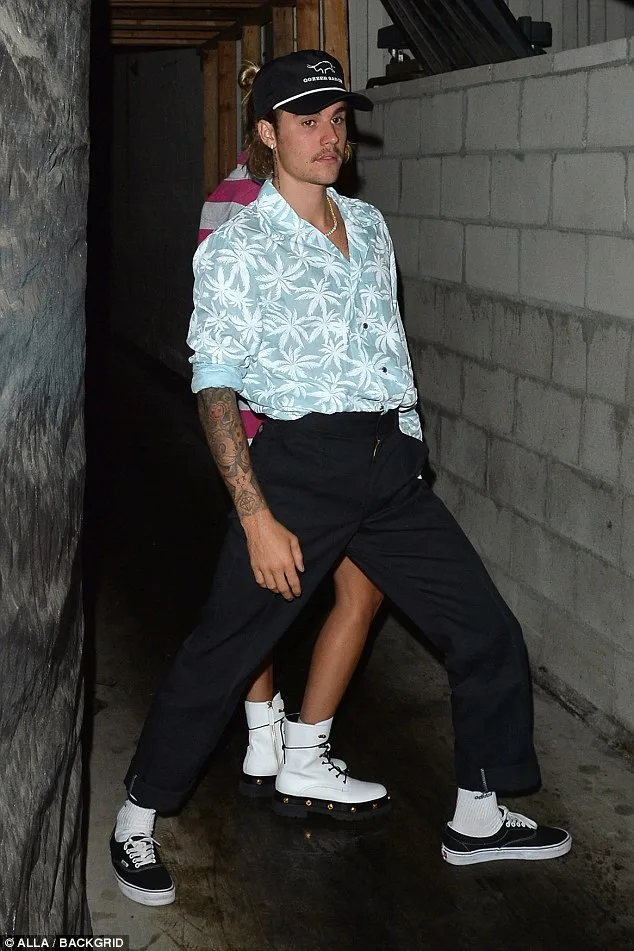 μουστάκι του Justin Bieber