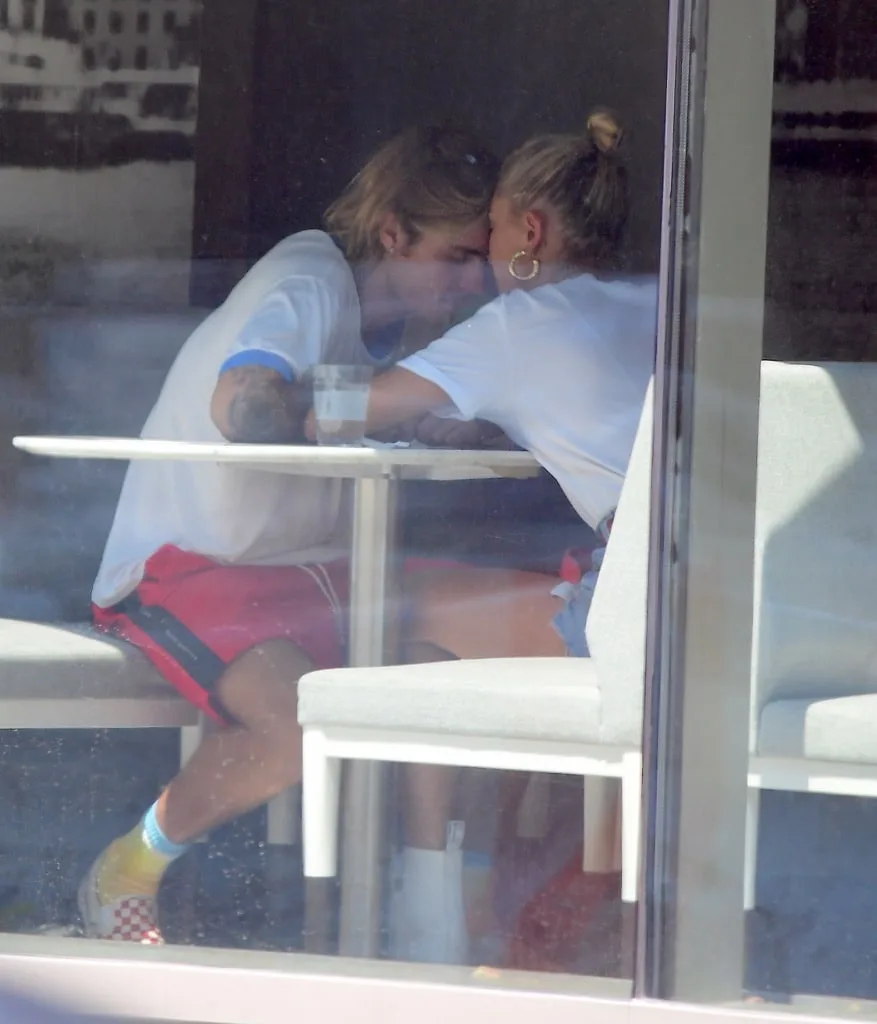 Justin Bieber έβαλε τα κλάματα στο δρόμο
