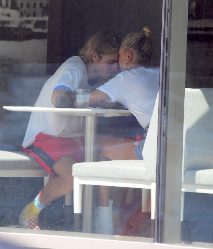 Justin Bieber έβαλε τα κλάματα στο δρόμο
