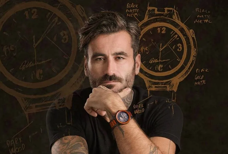 Γιώργος Μαυρίδης τραγουδά