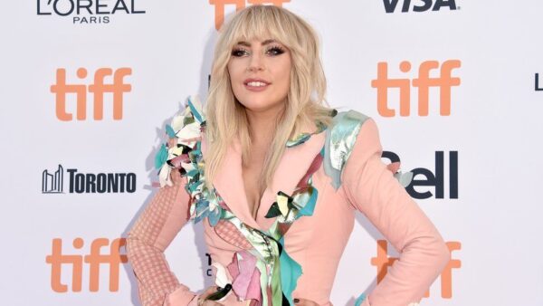 Η Lady Gaga ποζάρει γυμνή για τον φακό του αγαπημένου φωτογράφου της Kim Kardashian