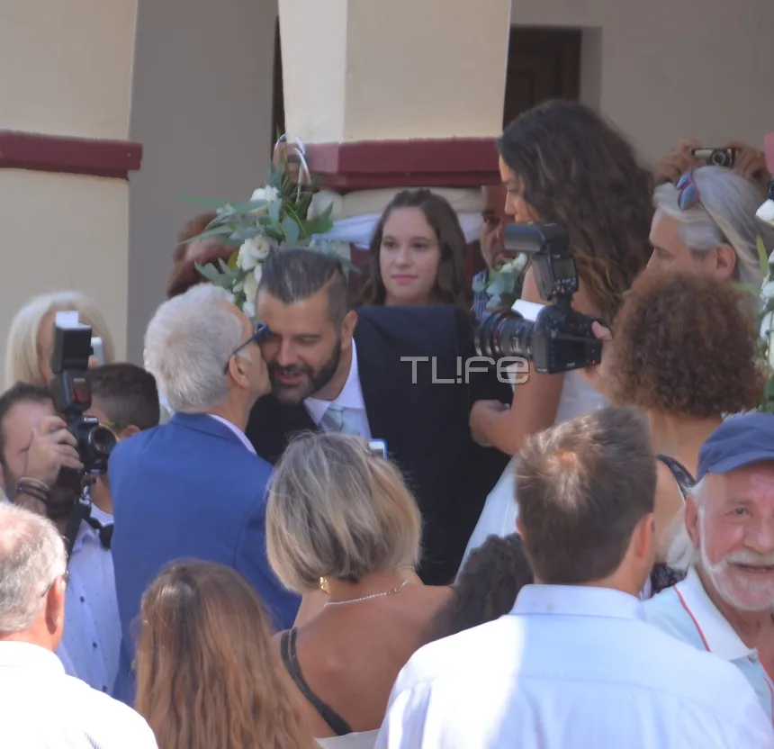 Ο Βαγγέλης Σερίφης και η Κατερίνα Στικούδη στον γάμο τους.