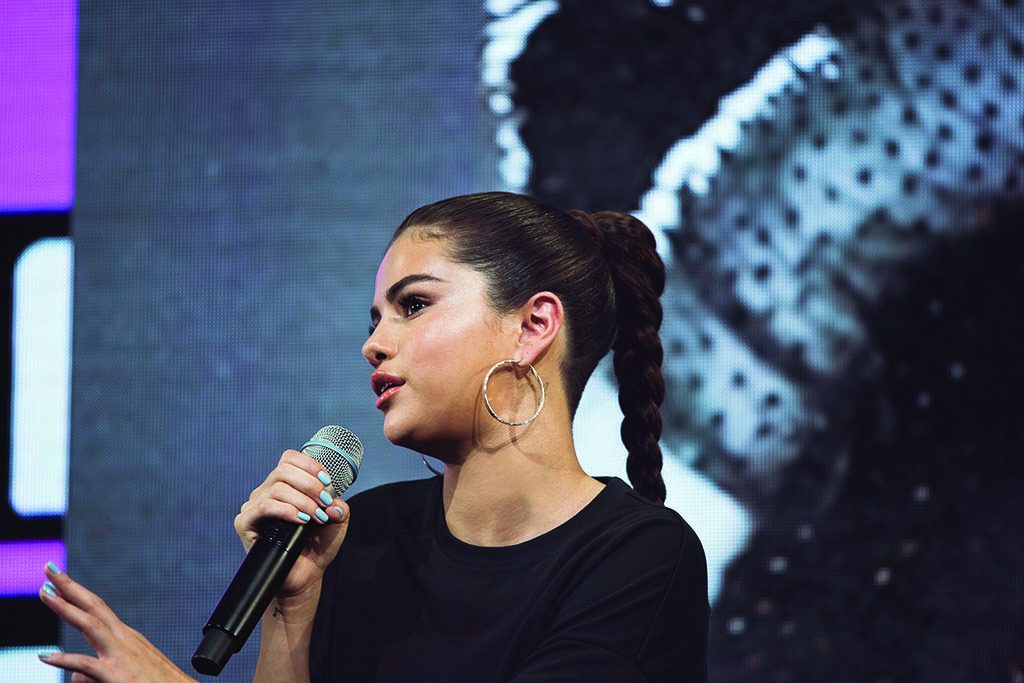 πως αντιμετωπίζει τους haters η Selena Gomez