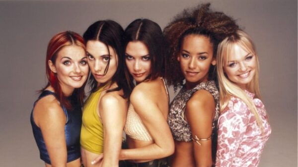 Ποιο μέλος των Spice Girls ανακοίνωσε ότι θα πάει σε κέντρο αποτοξίνωσης από το αλκοόλ και το σεξ;