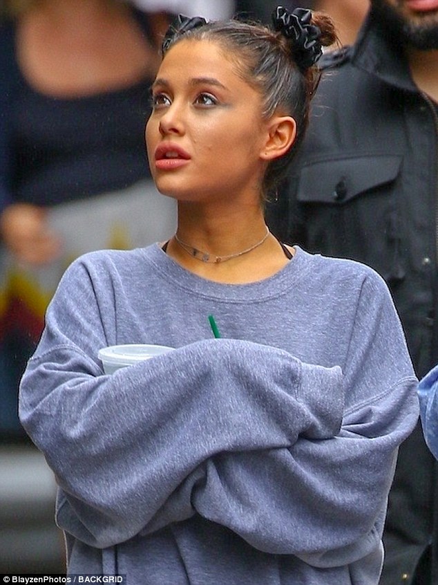 Ariana Grande εμφανίστηκε