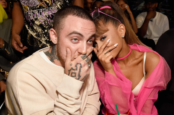 Η Ariana Grande έλυσε τη σιωπή της για τον ξαφνικό θάνατο του Mac Miller