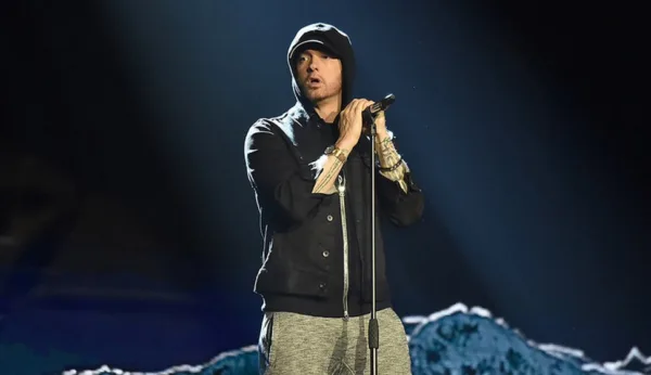 Eminem έσπασε δυο μεγάλα Hip-Hop ρεκόρ