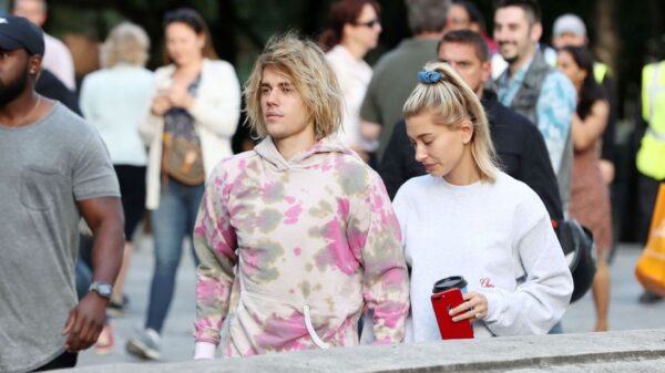 Φαν του Justin Bieber ανησυχούν για την υγεία του μετά από μια περίεργη εμφάνιση του