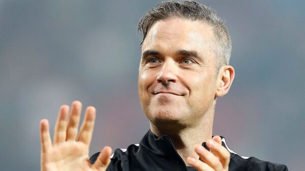 O Robbie Williams μας ετοιμάζει μια Χριστουγεννιάτικη έκπληξη