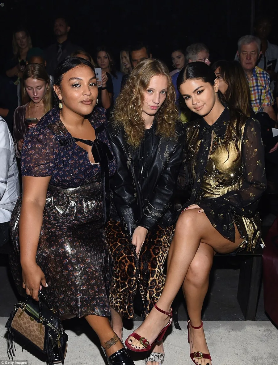 Selena Gomez στο fashion show του Coach