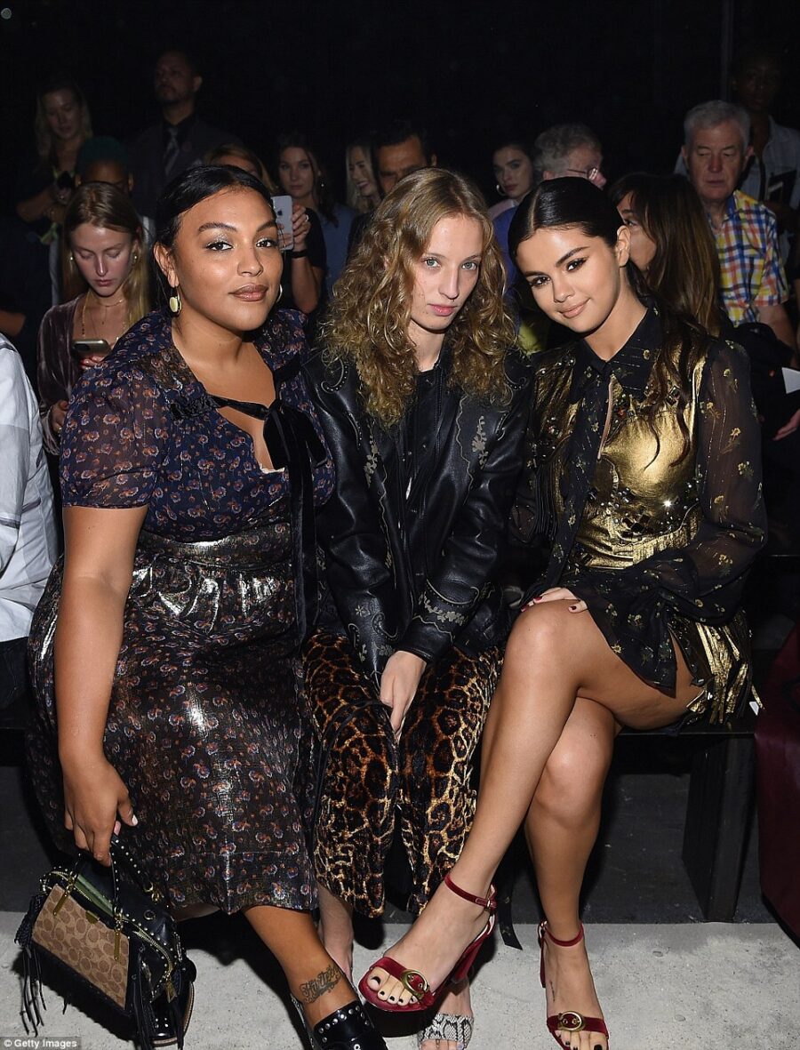 Selena Gomez στο fashion show του Coach