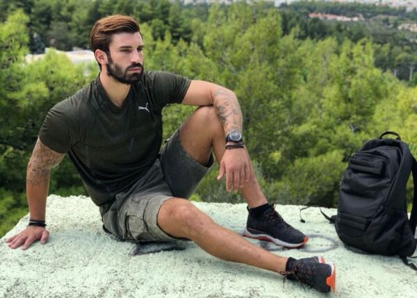 Τι λέει ο Ηλίας Γκότσης για τη λέξη “αλβανός” που βγαίνει δίπλα στο όνομά του στις αναζητήσεις του Google;