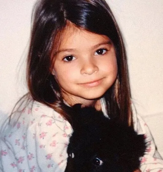 διέγραψε μετά από λίγες ώρες η Emily Ratajkowski