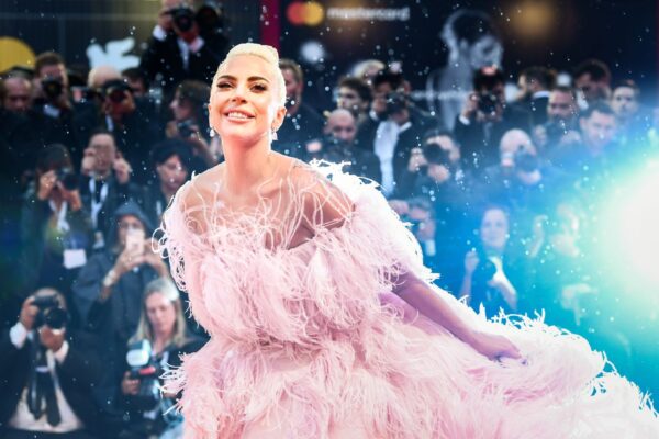 Η Lady Gaga αρραβωνιάστηκε! Μάθε όλες τις λεπτομέρειες