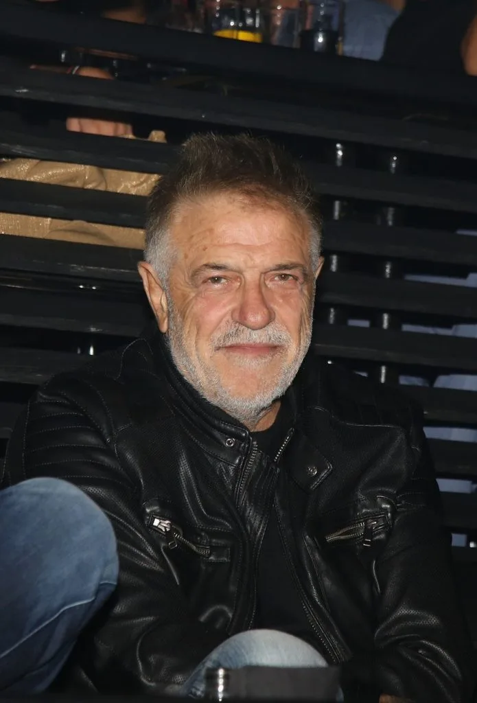 Ο πατέρας του Κωνσταντίνου Αργυρού σε βραδινή έξοδο.