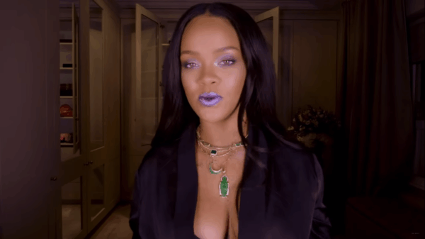 Η Rihanna έφτιαξε ένα ακόμα make up tutorial και επιβεβαίωσε ότι είναι η YouTuber των ονείρων μας