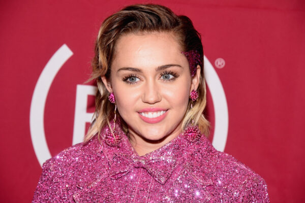 Η Miley Cyrus επέστρεψε στα social media!