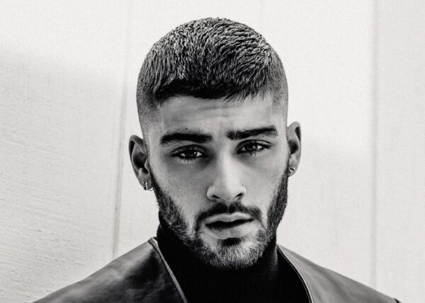 O Zayn τραγουδά Bollywood και κάνει χαμό!