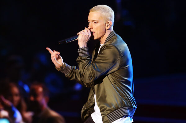 Ο Eminem κάνει ξανά diss στην Christina Aguilera!